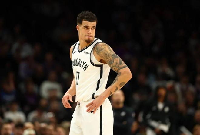 九游体育-西亚卡姆回归赛场，突破纪录首场状态亮眼，日本队观众沸腾！的简单介绍